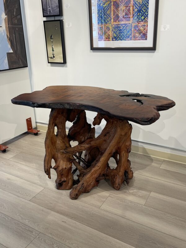 ENTRY / SERVING TABLE