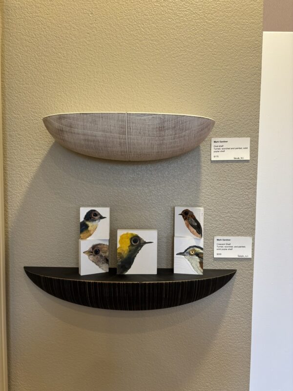 SHELF, crescent, black