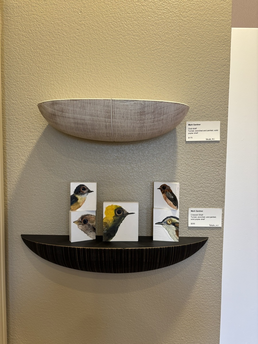 SHELF, crescent, black